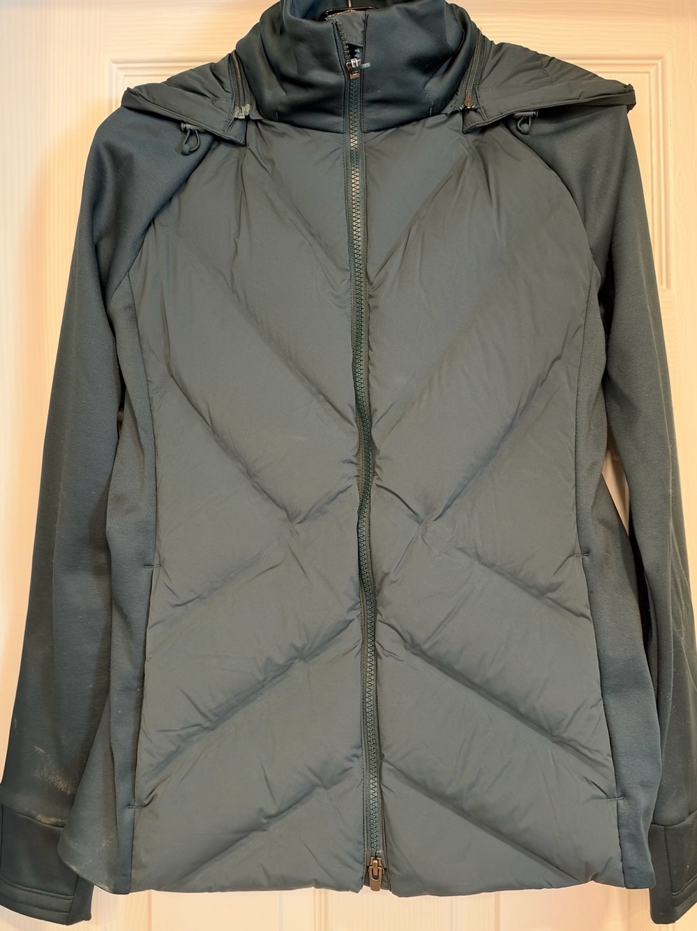 Athleta Inlet Jacket. Quilted Lightweight Puffer Jacket in Deep Teal